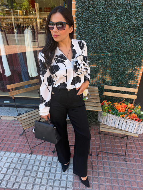 Blusa pico flor