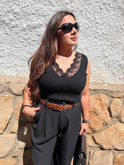 Top lencero punto encaje escote pico