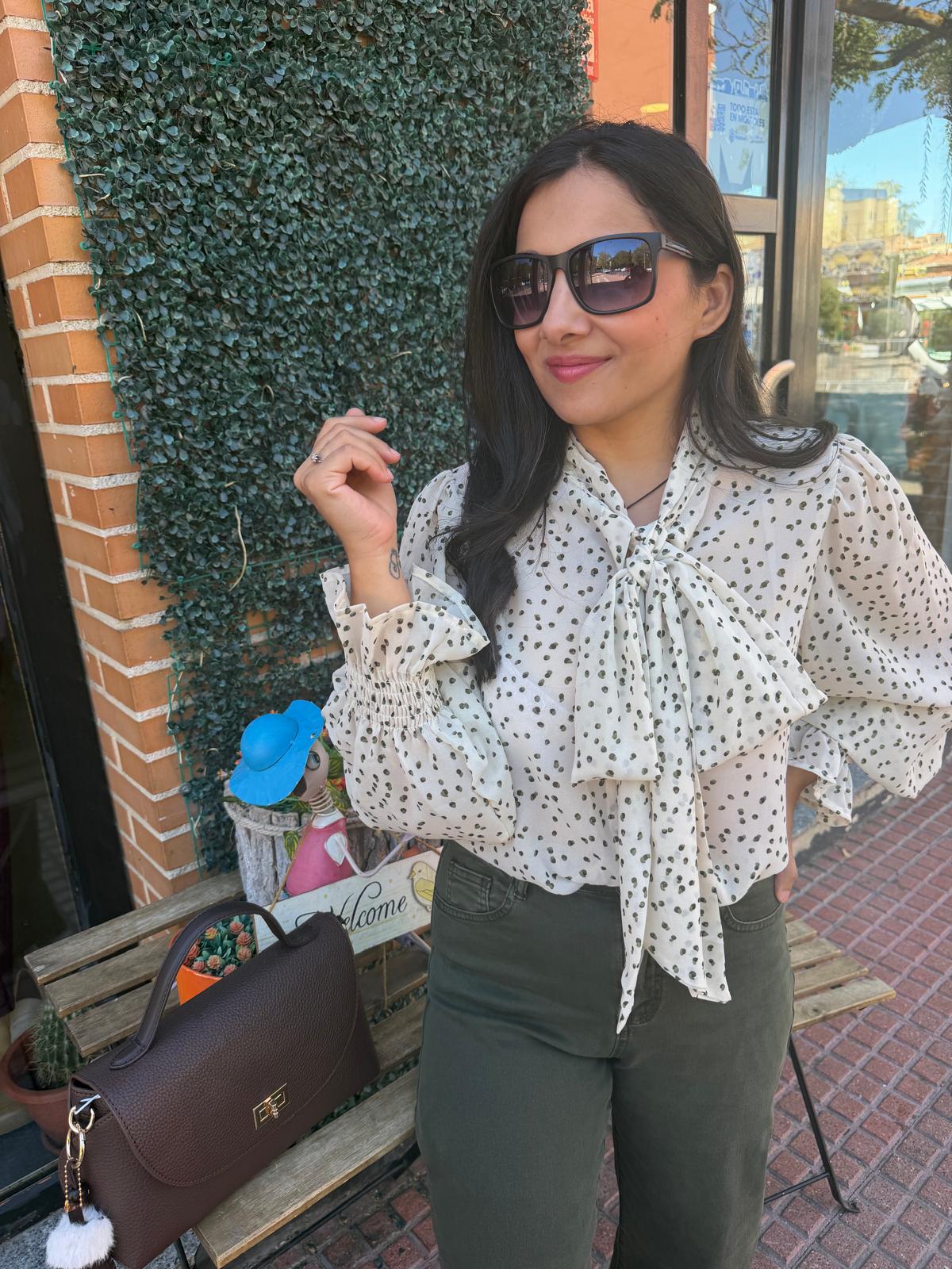 Blusa lazo topitos verde